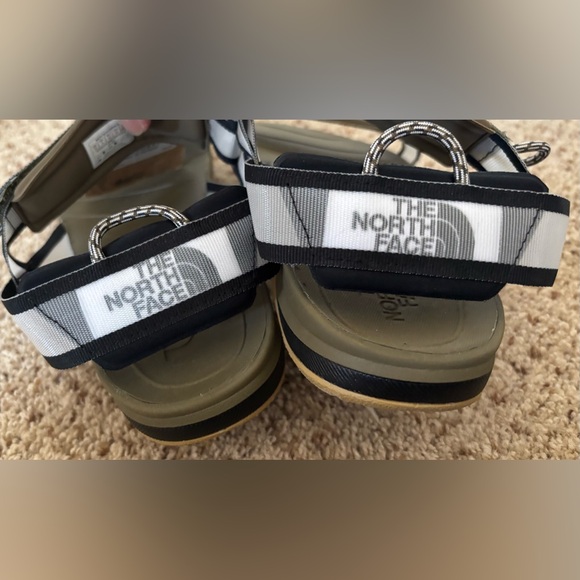 NWT The North Face Men's Skeena Sport Sandals in Olive, Size 10 - Picture 3 of 9